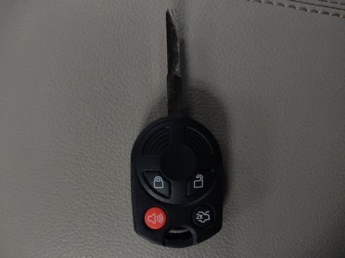 Used 2016 Ford Escape SE w/ SE Leather Comfort Package FWD image 32