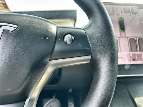Used 2023 Tesla Model 3 Standard Range RWD image 32