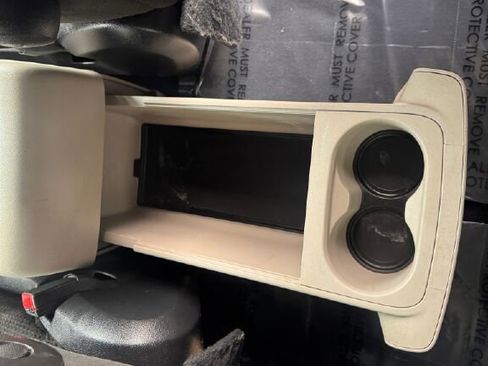 Used 2016 Dodge Grand Caravan SXT image 22