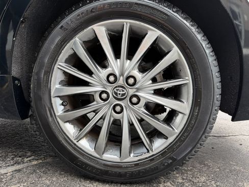 Used 2016 Toyota Avalon Limited w/ Toyota Safety Sense Package FWD image 25