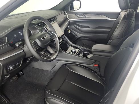 New 2025 Jeep Grand Cherokee Limited image 14