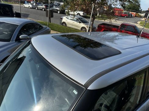 Used 2011 Scion xB FWD image 5