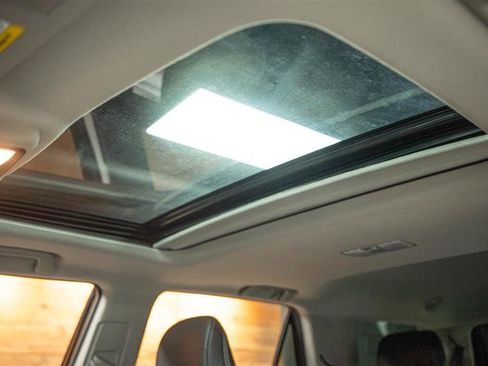 Used 2023 Toyota 4Runner Limited image 32