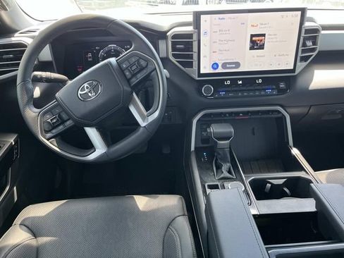 Used 2025 Toyota Tundra Limited AWD/4WD image 13