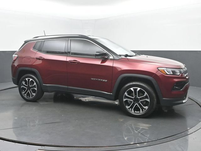 Used 2022 Jeep Compass Limited AWD/4WD image 3