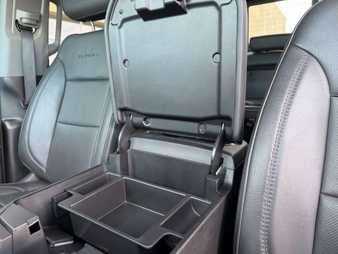 Used 2024 GMC Sierra 2500 Denali w/ Denali Reserve Package image 15