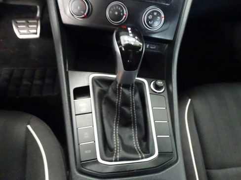 Used 2024 Volkswagen Jetta Sport FWD image 9