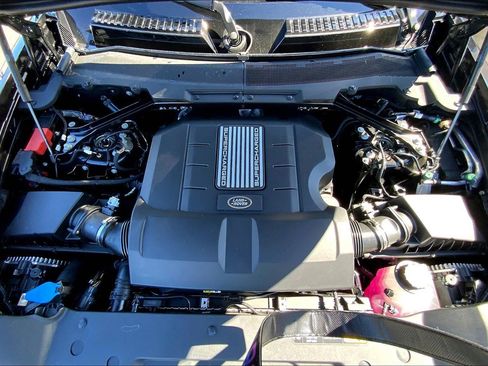 New 2025 Land Rover Defender 110 X-Dynamic SE image 12