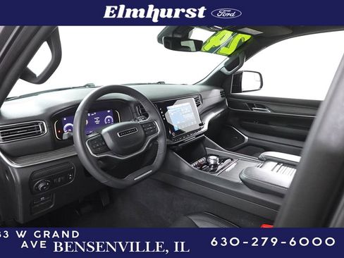 Used 2024 Jeep Wagoneer Series II w/ Flexible Seating Group image 13