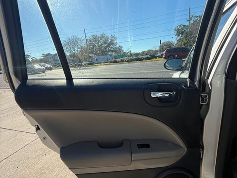 Used 2012 Dodge Caliber SXT image 10