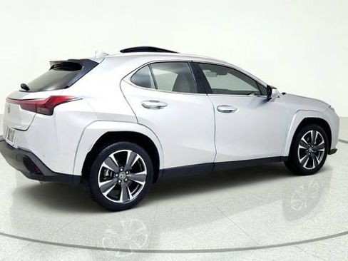 Used 2025 Lexus UX 300h FWD w/ Accessory Package (Z1) image 9