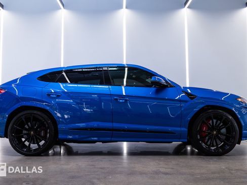 Used 2022 Lamborghini Urus AWD/4WD image 16