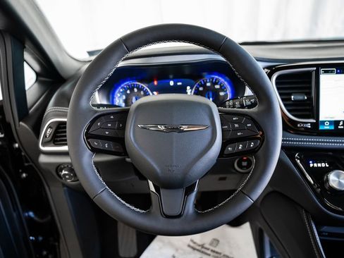 New 2026 Chrysler Pacifica Limited image 26