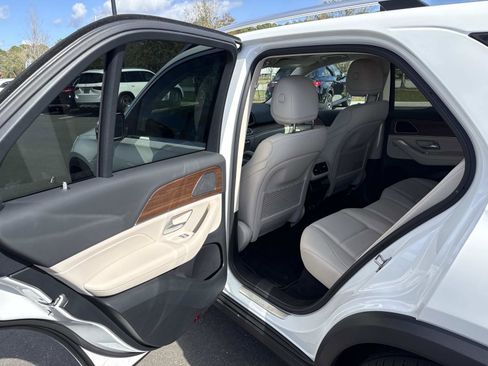 Used 2025 Mercedes-Benz GLE 350 4MATIC image 14