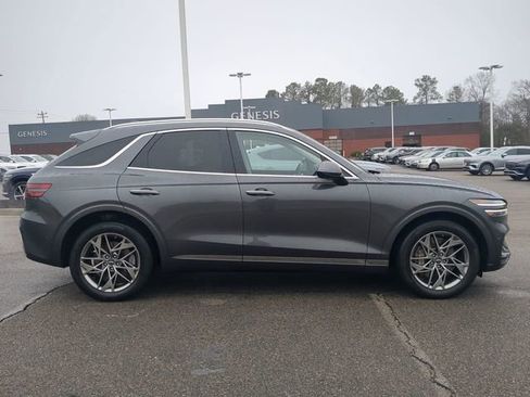 Used 2023 Genesis GV70 2.5T w/ Advanced Package image 3