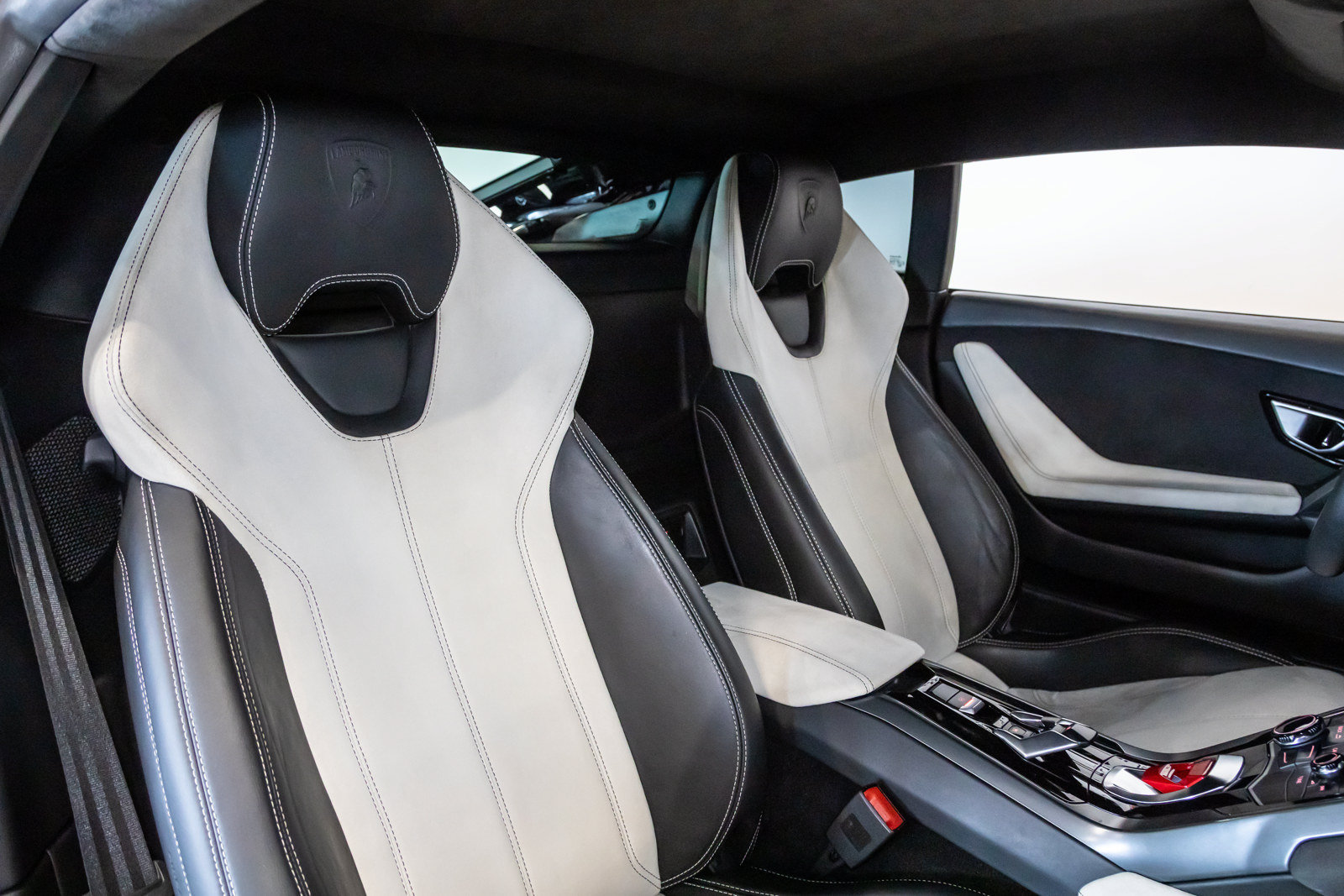 Used 2015 Lamborghini Huracan LP 610-4 AWD/4WD image 34