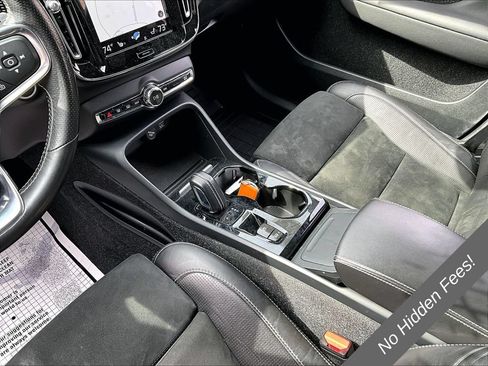 Used 2021 Volvo XC40 T5 R-Design w/ Climate Package AWD/4WD image 13