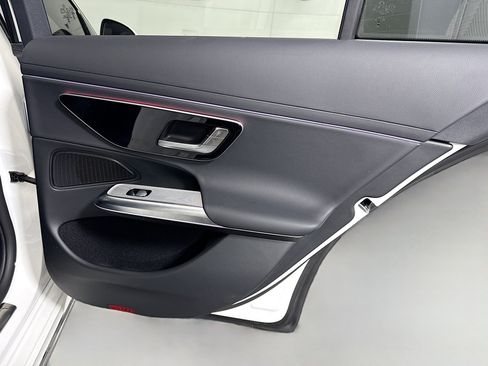 Used 2025 Mercedes-Benz E 350 Sedan image 28