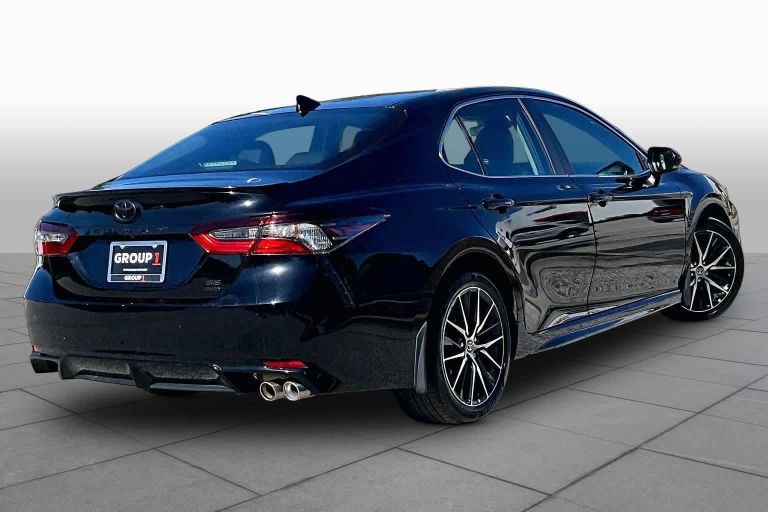 Used 2024 Toyota Camry SE w/ Cold Weather Package AWD/4WD image 12