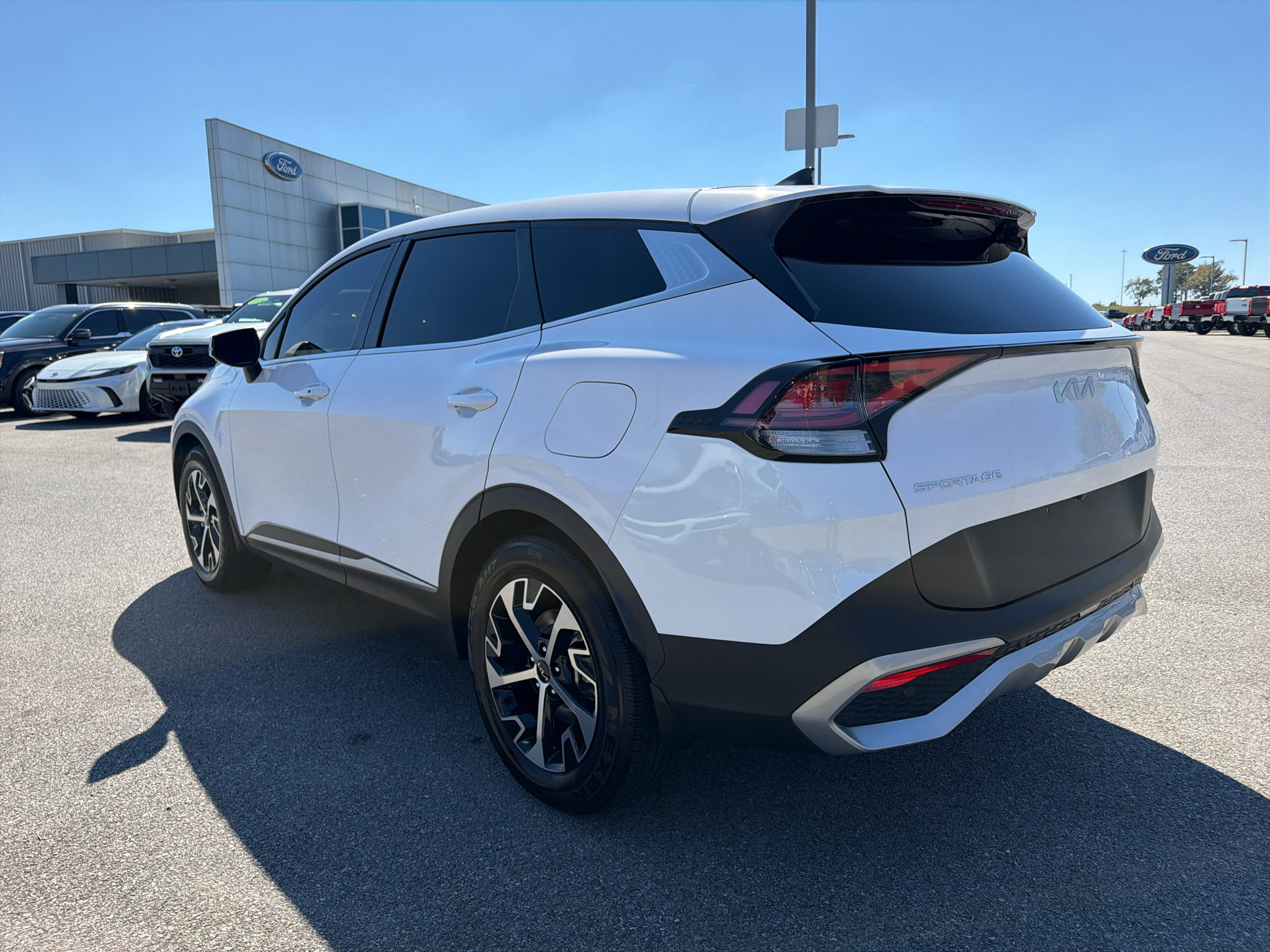 Used 2023 Kia Sportage EX FWD image 7
