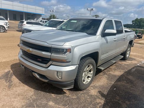 Used 2017 Chevrolet Silverado 1500 LT w/ All Star Edition AWD/4WD image 1