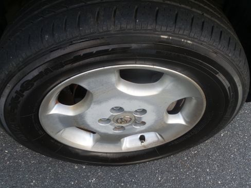 Used 2005 Toyota Highlander 4WD V6 w/ 3rd Row image 17