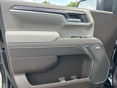 New 2026 Chevrolet Silverado 1500 LTZ w/ LTZ Premium Package AWD/4WD image 11