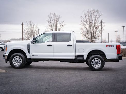 Used 2023 Ford F250 XLT w/ FX4 Off-Road Package image 10