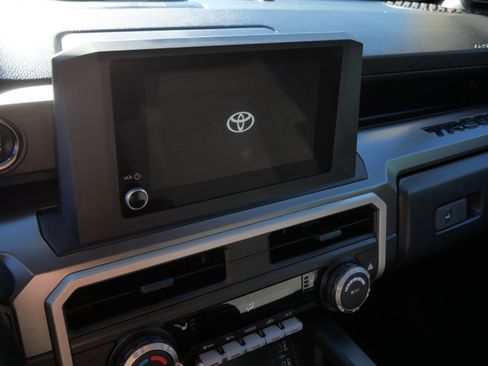 Certified 2024 Toyota Tacoma SR5 AWD/4WD image 23