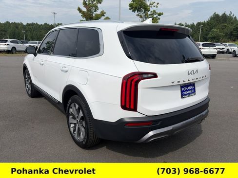 Used 2022 Kia Telluride EX w/ EX Premium Package FWD image 5