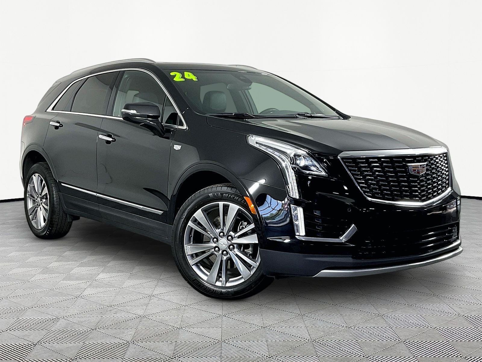 Certified 2024 Cadillac XT5 Premium Luxury FWD image 3