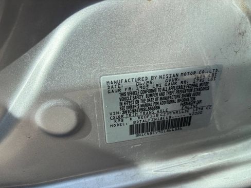 Used 2025 Nissan Versa SV FWD image 14