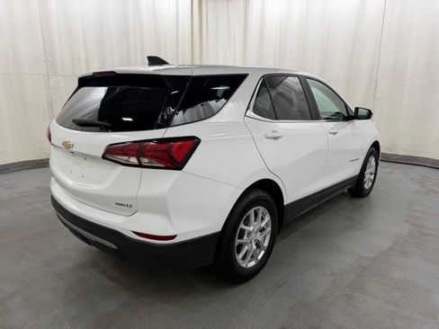 Used 2022 Chevrolet Equinox LT AWD/4WD image 2