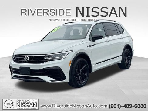 Used 2023 Volkswagen Tiguan SE R-Line AWD/4WD image 1