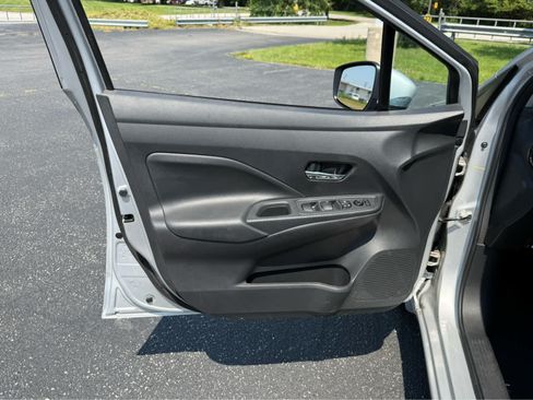 Used 2025 Nissan Versa SV w/ Trunk Package FWD image 20