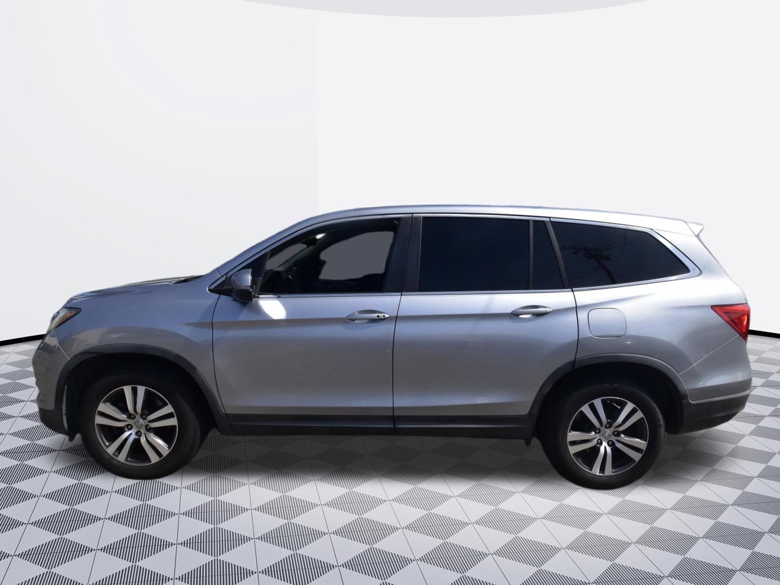 Used 2016 Honda Pilot EX image 2