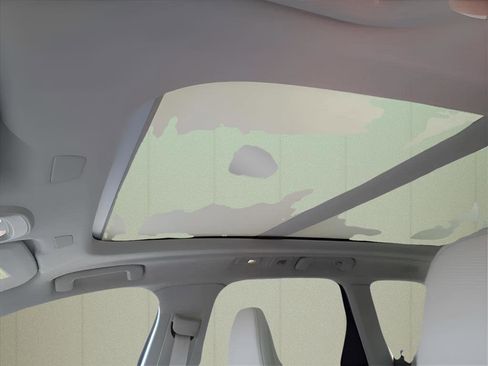 Used 2025 Volvo XC60 T8 Plus w/ Protection Package Premier image 23