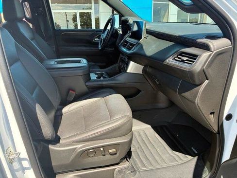 Used 2023 Chevrolet Tahoe Z71 w/ Luxury Package AWD/4WD image 12
