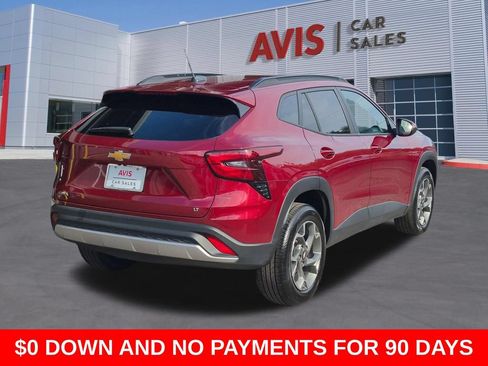 Used 2025 Chevrolet Trax LT w/ LT Convenience Package FWD image 6