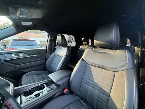 Used 2025 Ford Explorer ST-Line w/ ST-Line Street Pack image 26