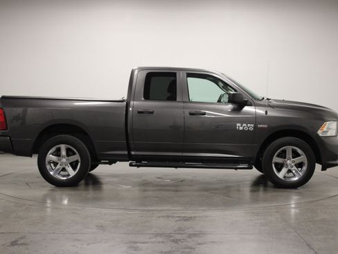 Used 2017 RAM 1500 Express AWD/4WD image 9