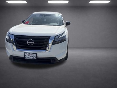 Used 2024 Nissan Pathfinder S FWD image 5