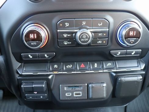 Used 2020 Chevrolet Silverado 1500 LTZ image 23