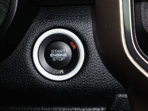Used 2019 RAM 1500 Laramie AWD/4WD image 27