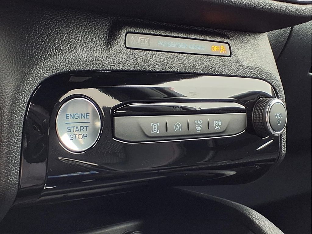 Used 2024 Ford Escape ST-Line w/ Tech Pack #1 AWD/4WD image 21