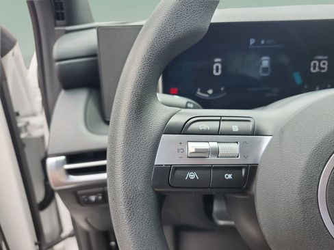 Certified 2025 Hyundai Santa Cruz SE FWD image 12
