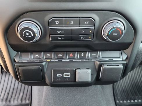 Used 2024 Chevrolet Silverado 1500 Custom w/ Turbomax Blackout Package RWD image 18