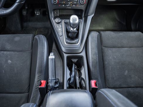 Used 2016 Ford Focus RS image 28