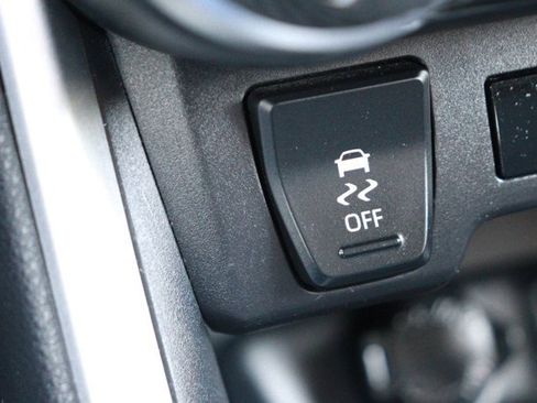 Used 2025 Toyota RAV4 XLE FWD image 20