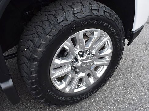 Used 2022 GMC Sierra 3500 Denali w/ Denali Ultimate Package AWD/4WD image 12